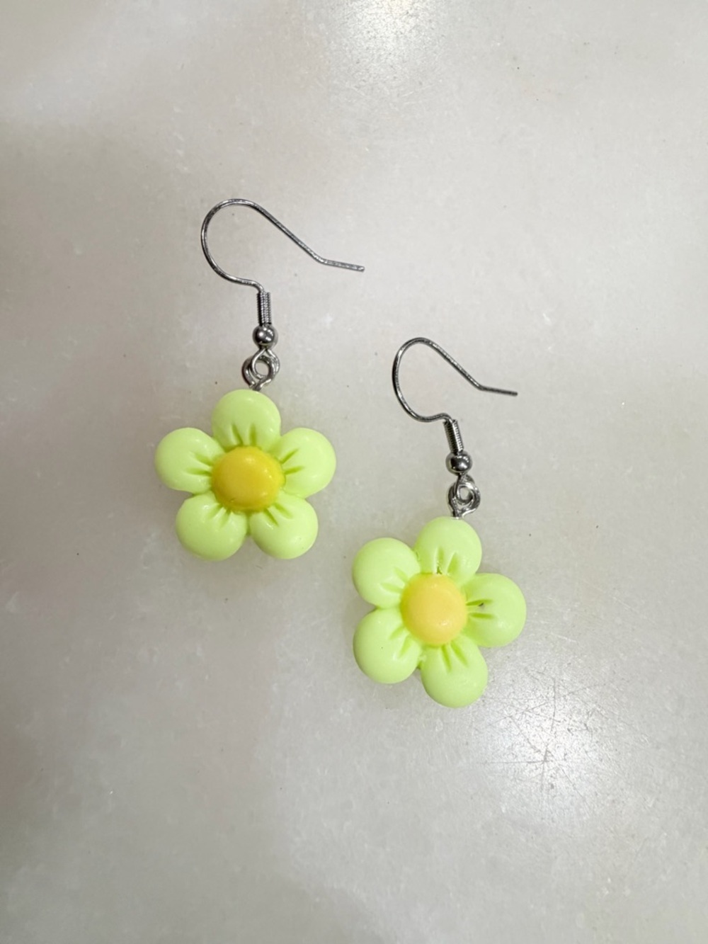 Pastel Green Daisy Flower Dangle Earring Cute Floral Jewelry Spring